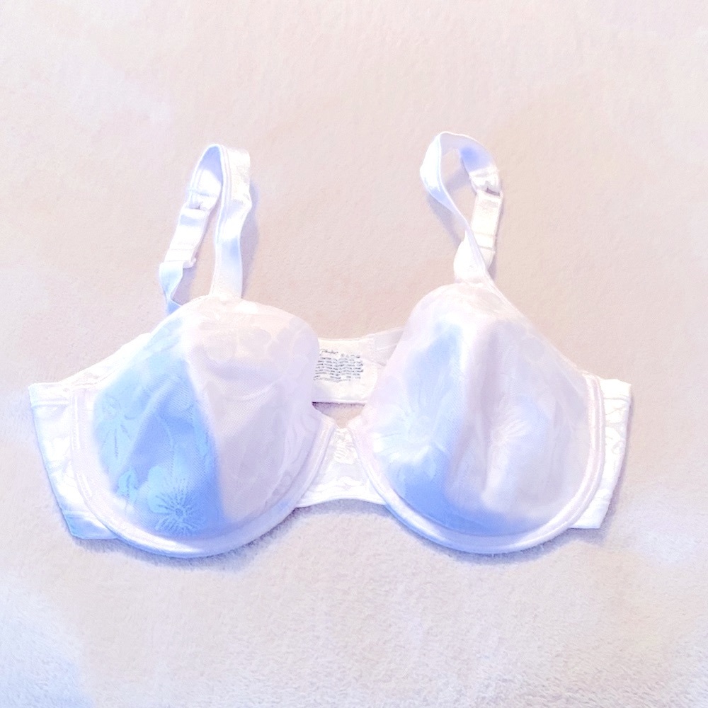 NWOT Playtex white underwire bra